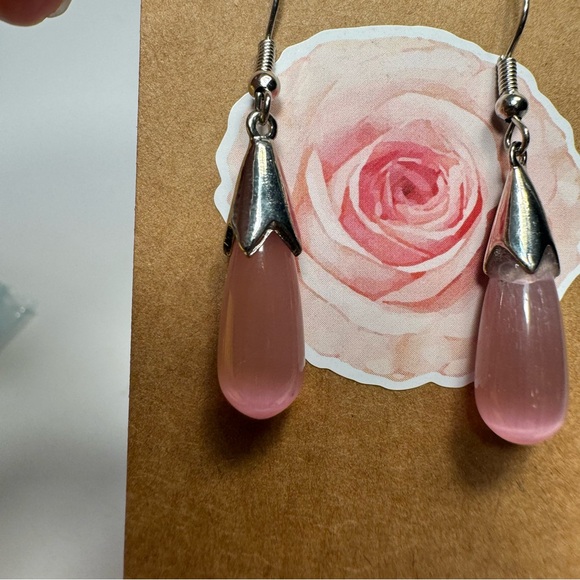 NWT. Fashion earrings. Silver Hook Pink Cat Eye GemstoneTeardrop shaped - Picture 4 of 5